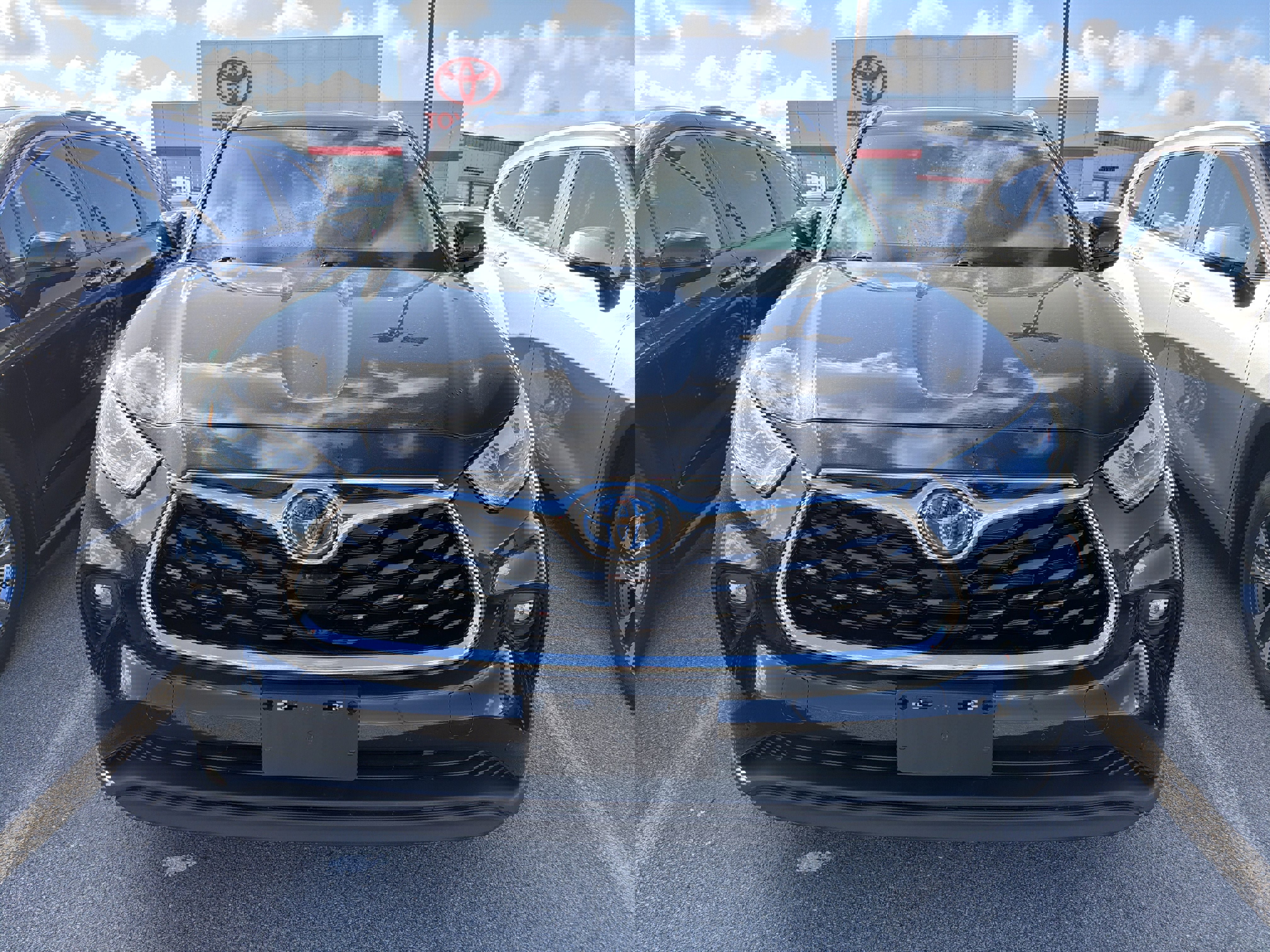 Used 2023 Toyota Highlander Limited image 3