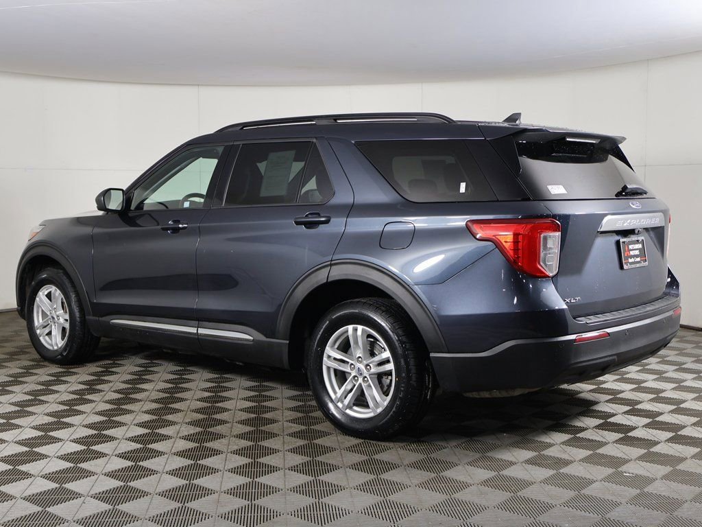 Used 2022 Ford Explorer XLT w/ Equipment Group 202A AWD/4WD image 8