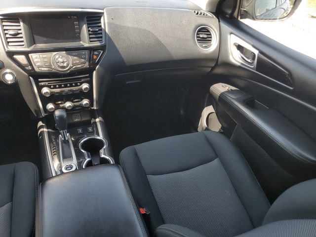 Used 2018 Nissan Pathfinder SV w/ SV Tech Package AWD/4WD image 16