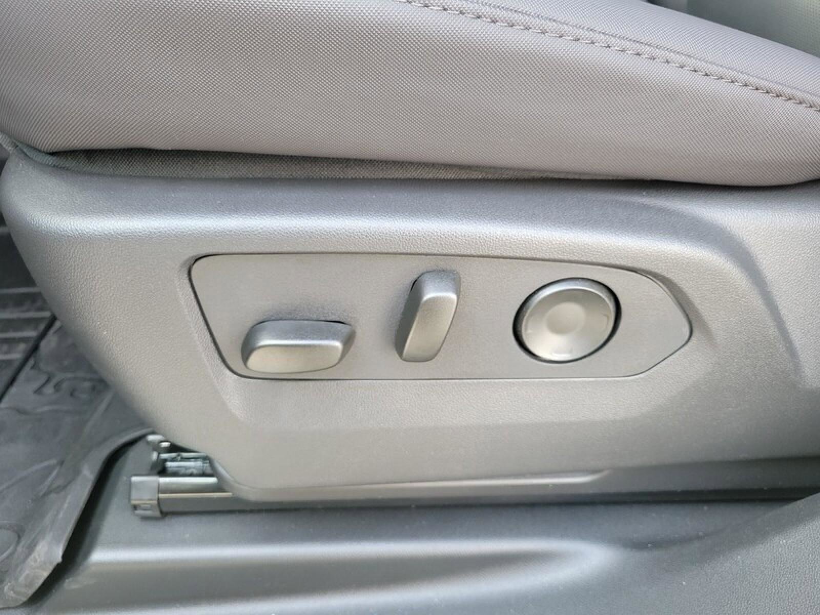 New 2025 GMC Hummer EV 2X w/ LPO, Illumination Package image 24