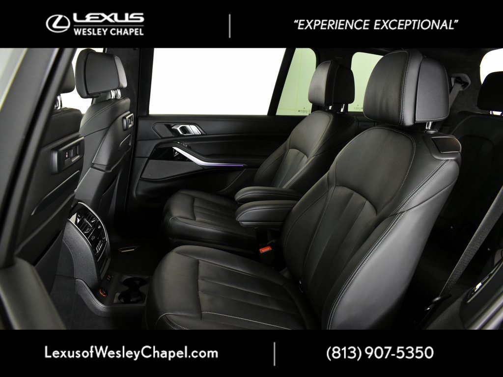 Used 2022 BMW X7 M50i w/ Luxury Seating Package image 24