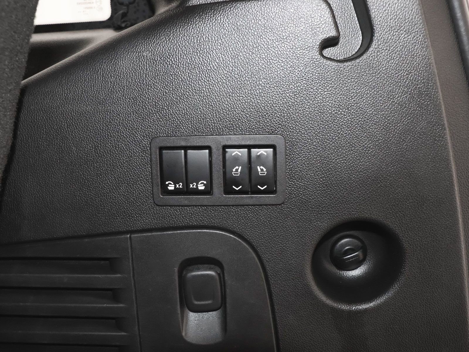 Used 2016 Cadillac Escalade Platinum image 48