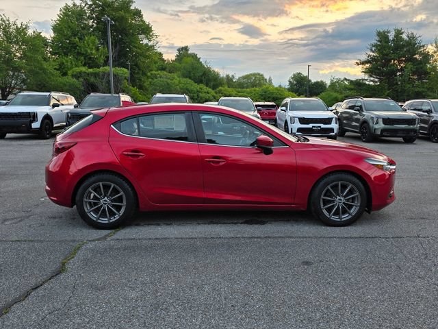 Used 2018 MAZDA MAZDA3 Grand Touring w/ Premium Equipment Package FWD image 9