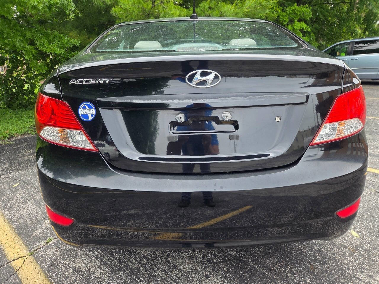 Used 2014 Hyundai Accent GLS w/ Option Group 2 FWD image 9