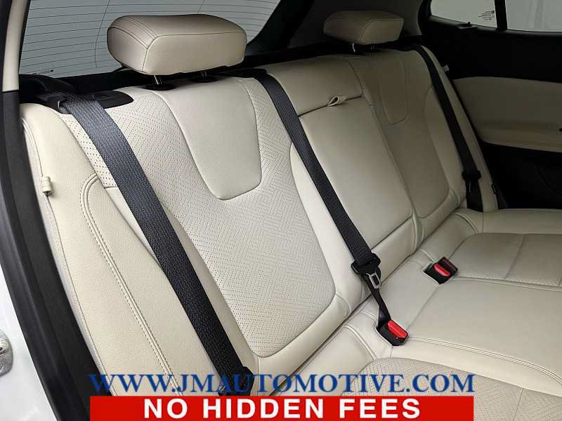Used 2020 Buick Encore GX Essence w/ Experience Buick Package AWD/4WD image 19