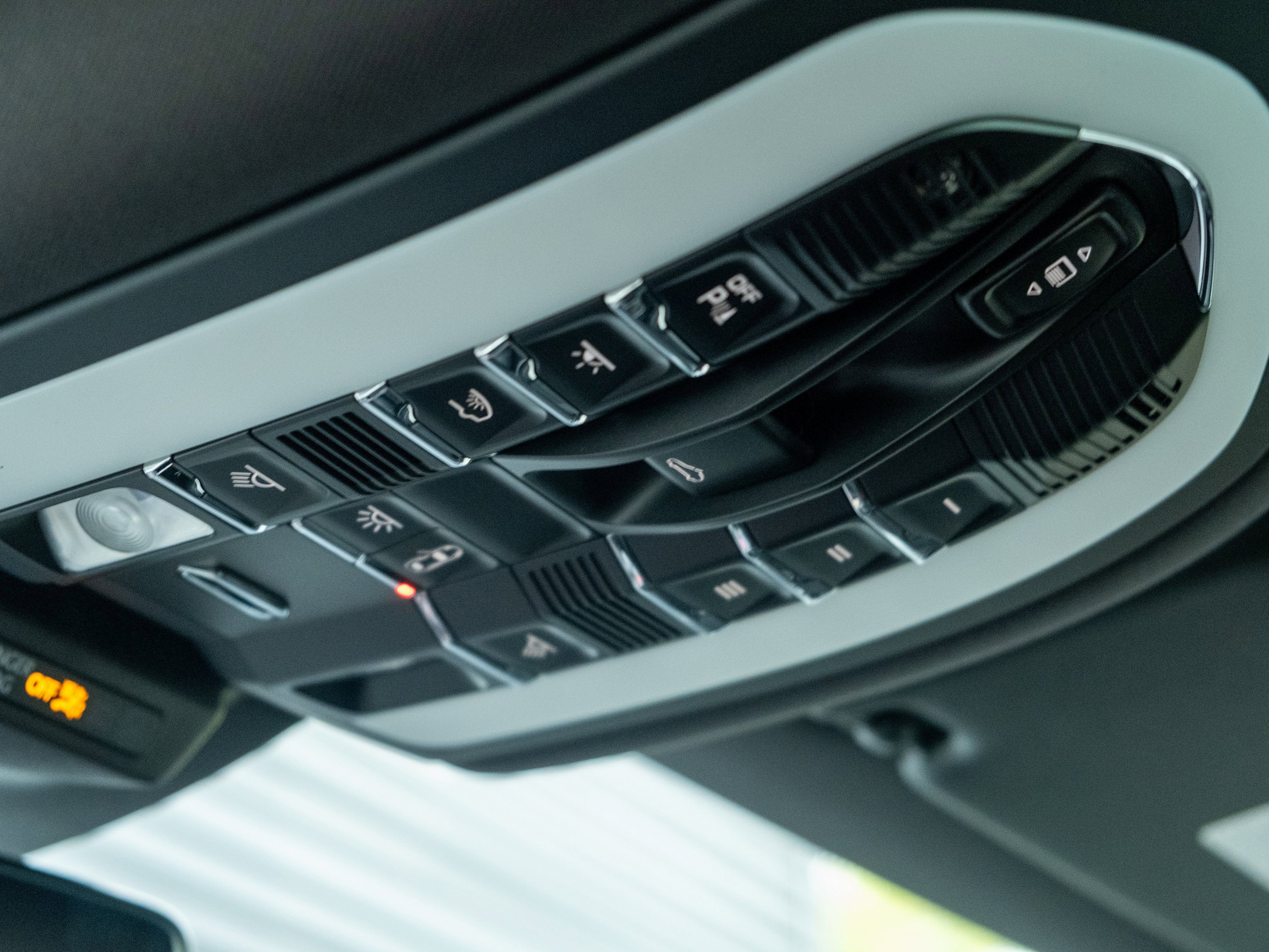 Certified 2026 Porsche Macan image 29