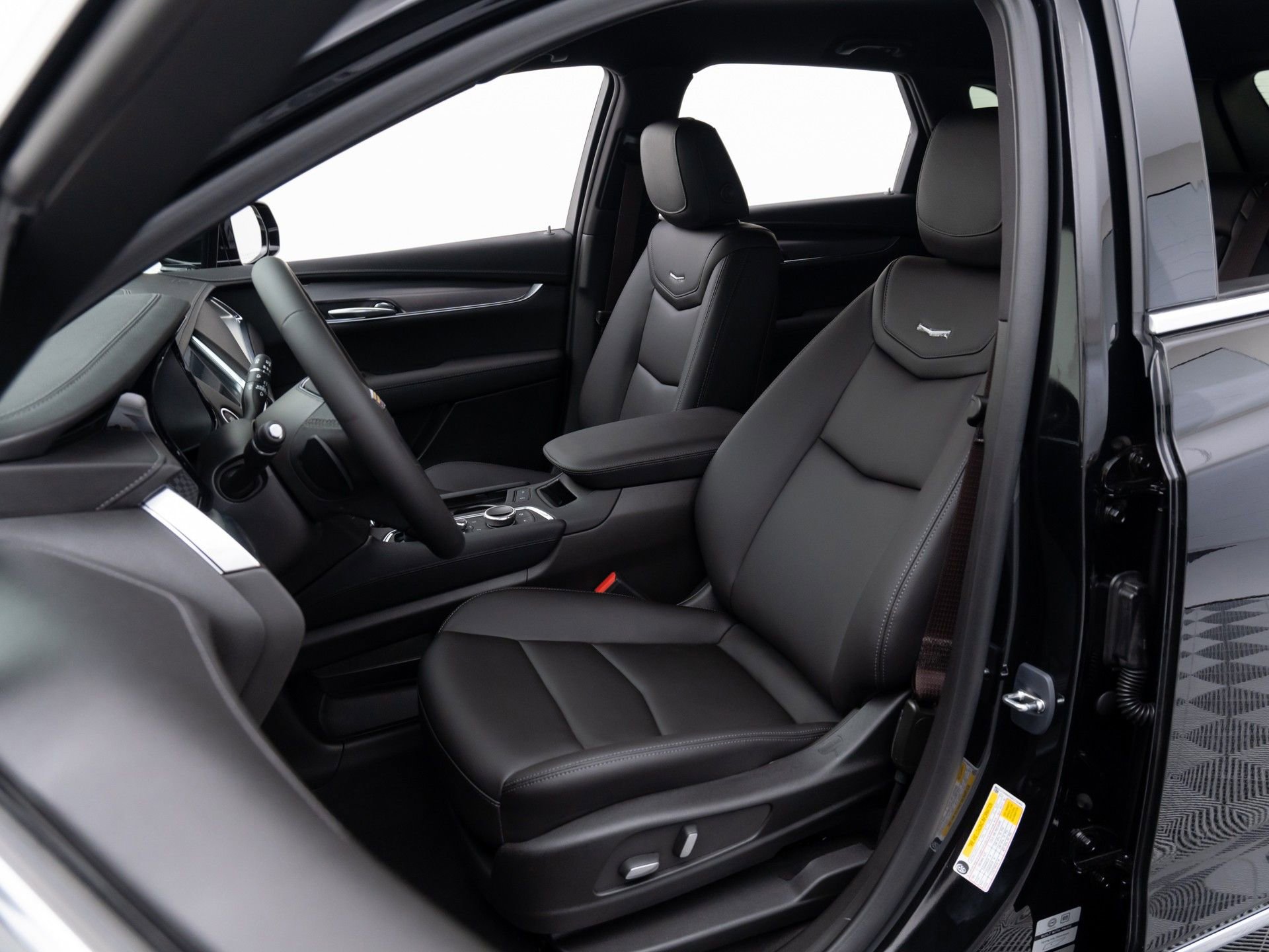 New 2026 Cadillac XT5 Luxury image 9