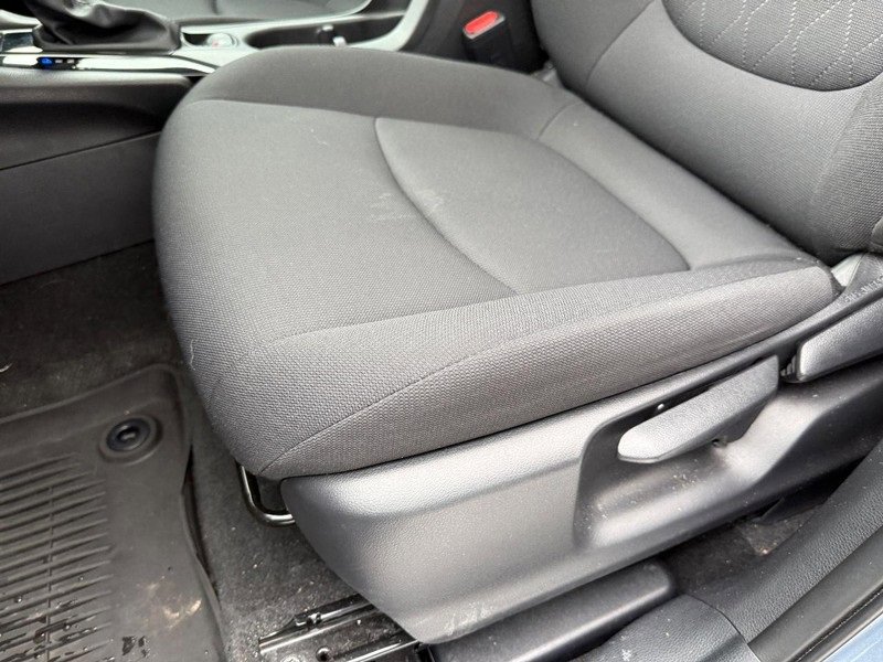 Used 2024 Toyota Corolla Cross LE image 17