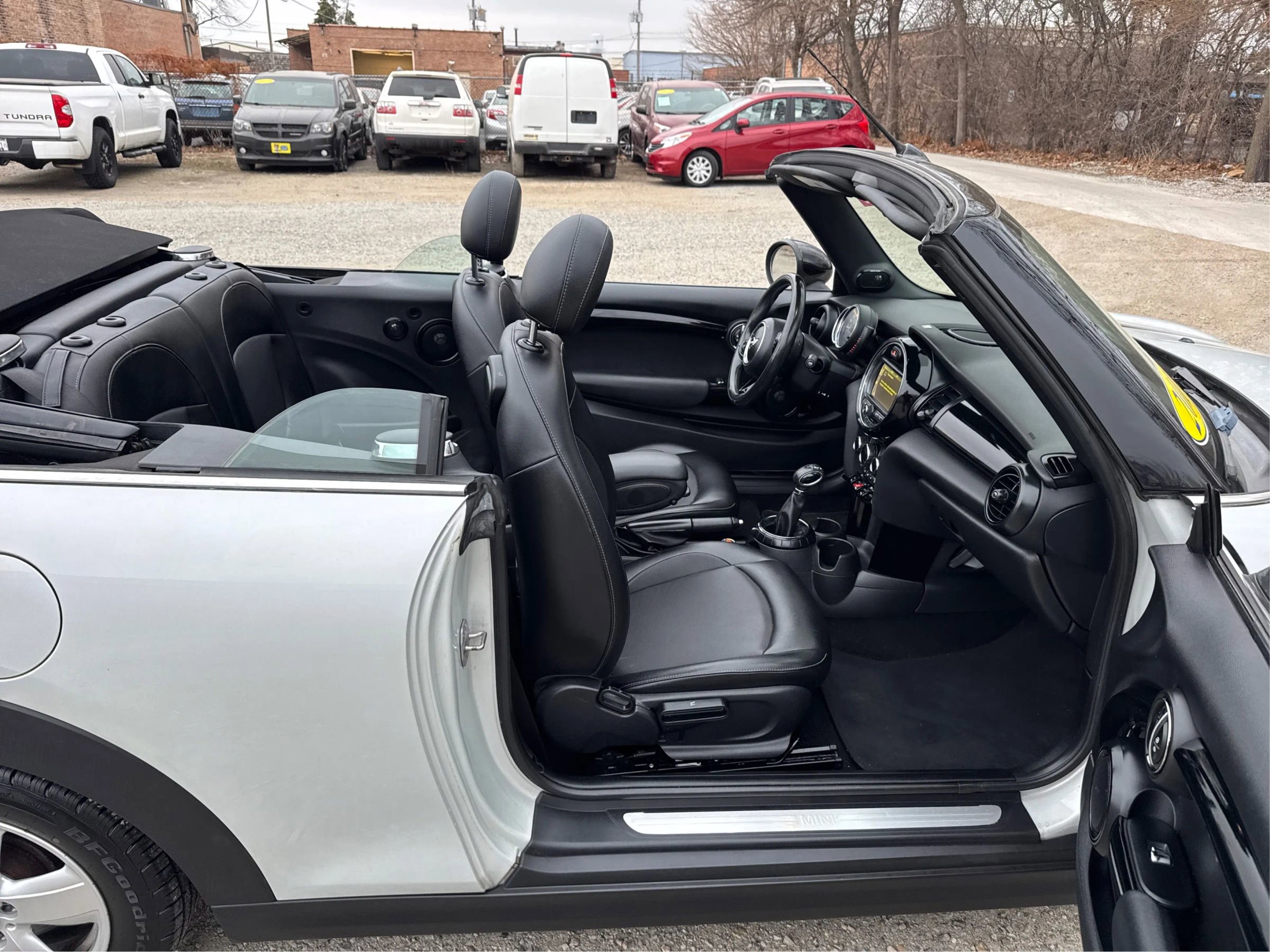 Used 2017 MINI Cooper Convertible image 23