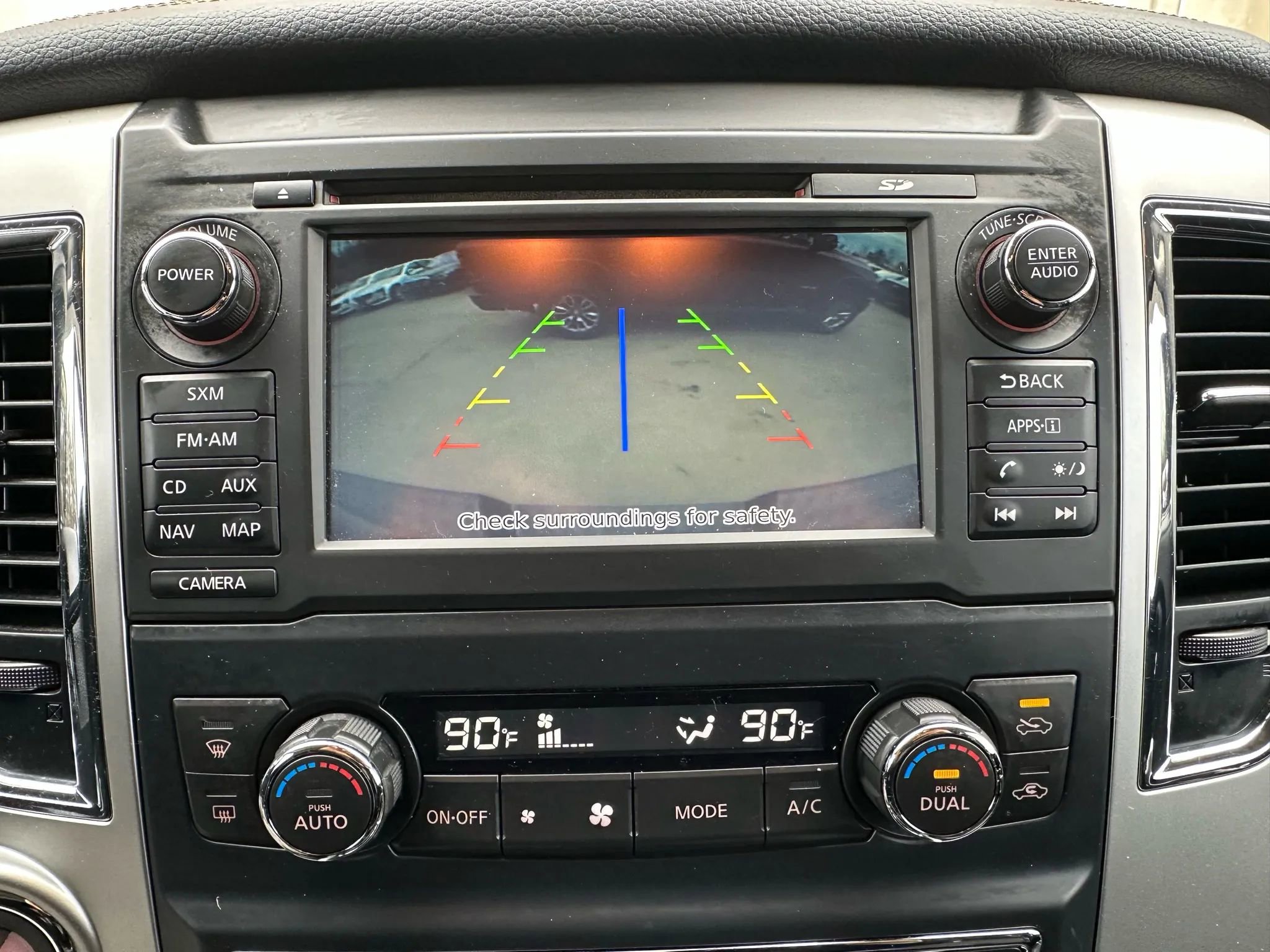 Used 2017 Nissan Titan SL image 8