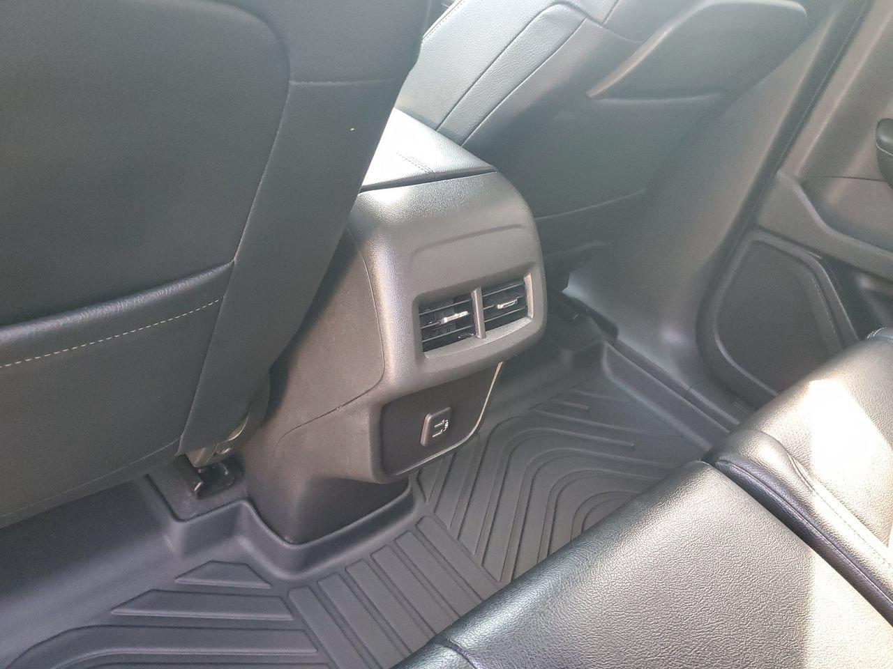 Used 2023 GMC Terrain SLE w/ Driver Convenience Package FWD image 10