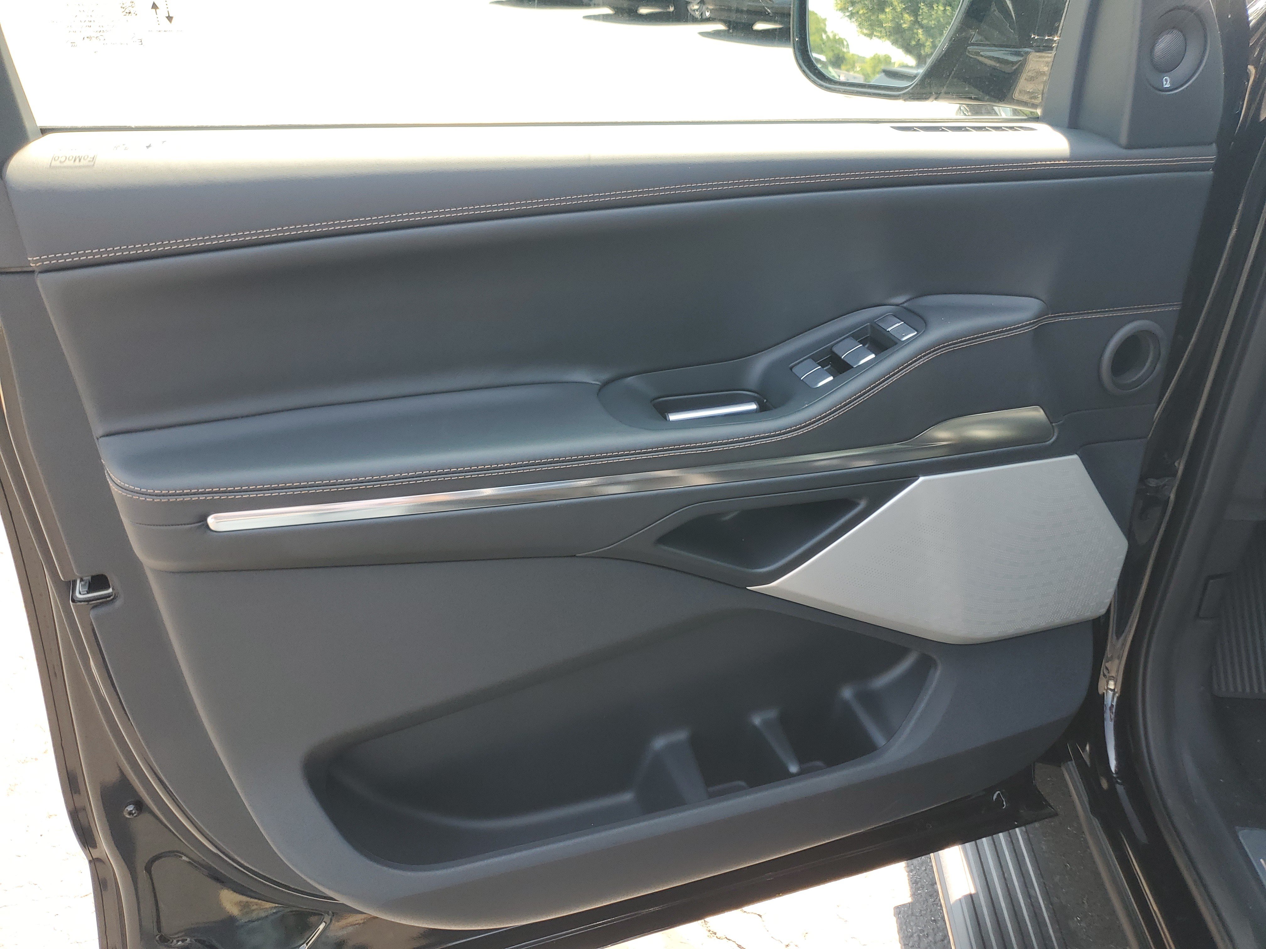 New 2027 Lincoln Navigator L Black Label AWD/4WD image 8