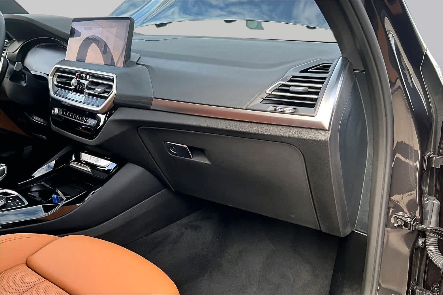 Used 2024 BMW X3 sDrive30i w/ Premium Package RWD image 17