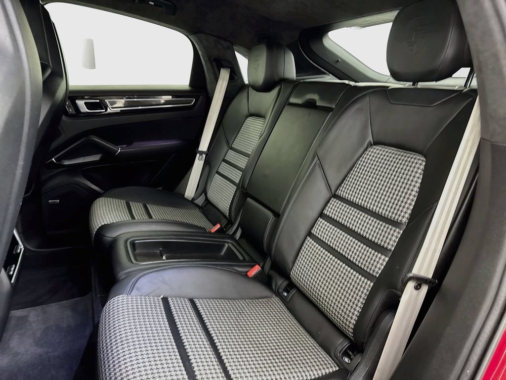 Used 2022 Porsche Cayenne GTS AWD/4WD image 24