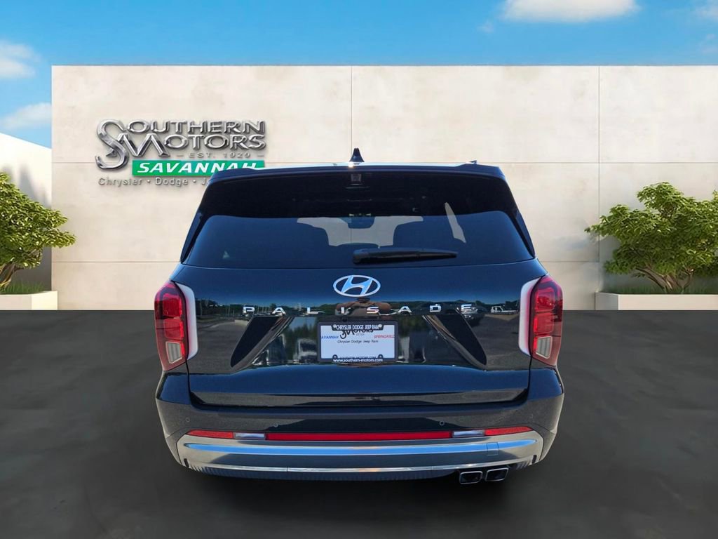 Used 2024 Hyundai Palisade Calligraphy FWD image 4
