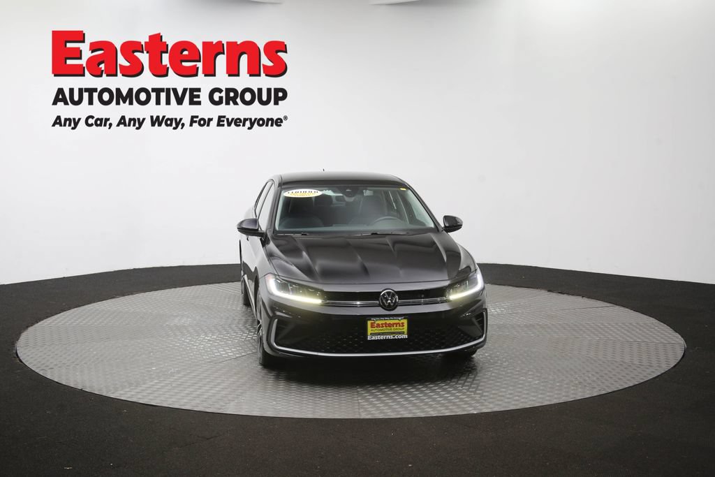 Used 2025 Volkswagen Jetta SE FWD image 52