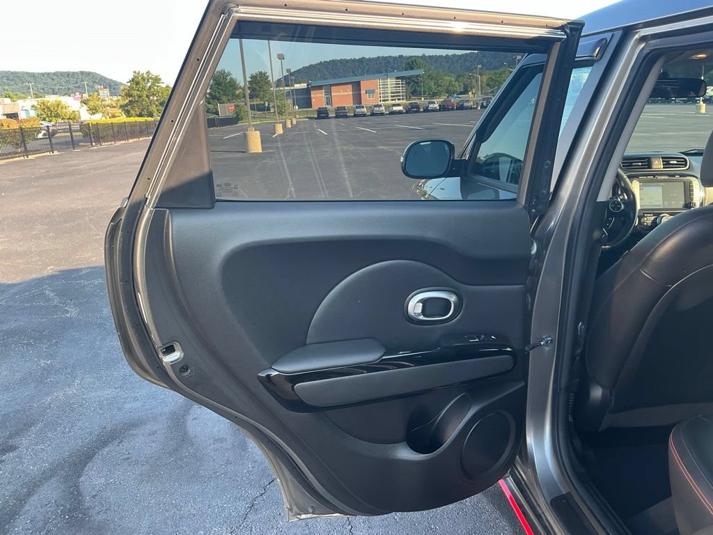 Used 2017 Kia Soul ! w/ Tech Package FWD image 24
