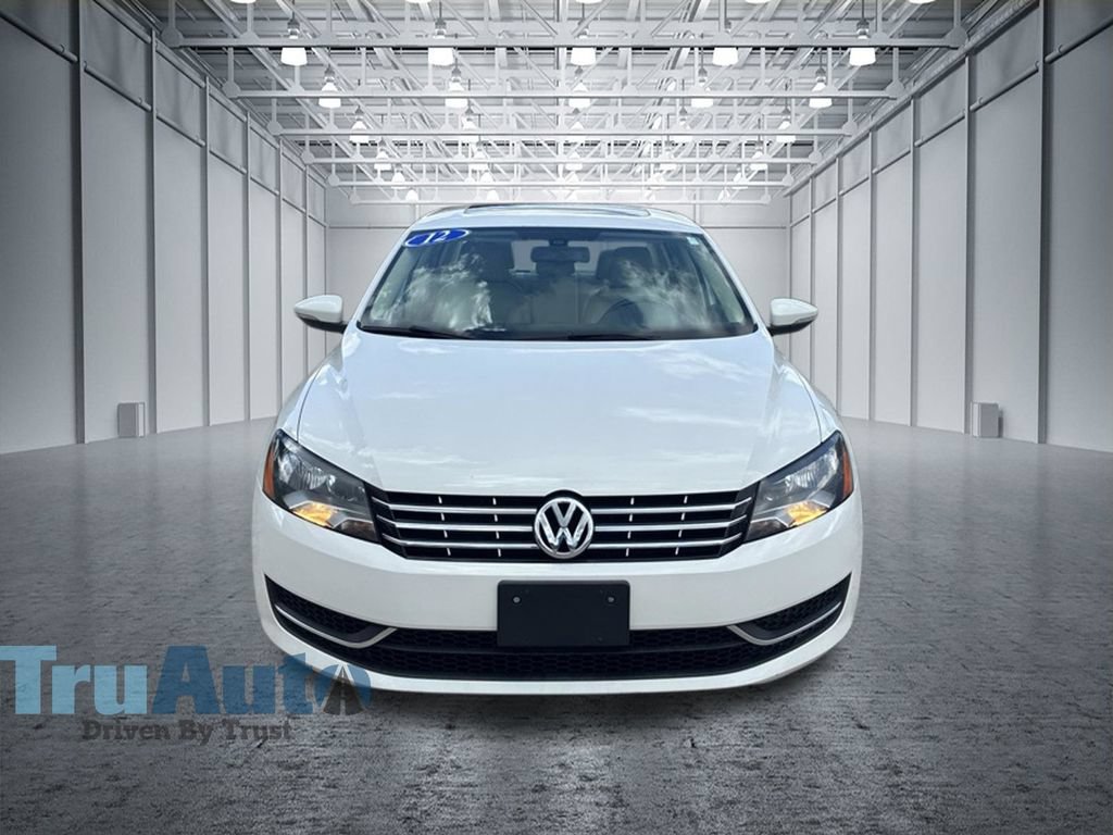 Used 2012 Volkswagen Passat 2.5 SEL FWD image 2