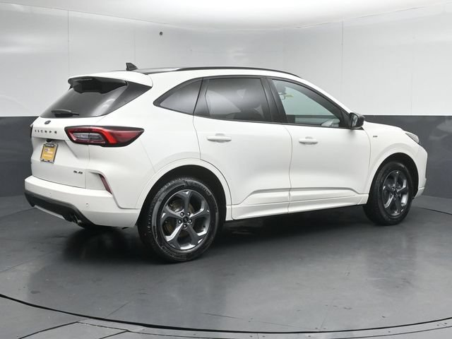 Certified 2024 Ford Escape ST-Line w/ Tech Pack #1 AWD/4WD image 7