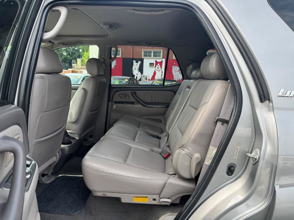 Used 2001 Toyota Sequoia Limited RWD image 12