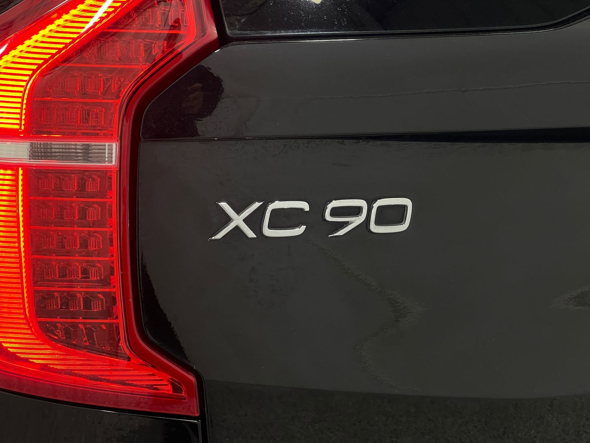 Used 2018 Volvo XC90 T5 Momentum w/ Convenience Package FWD image 41