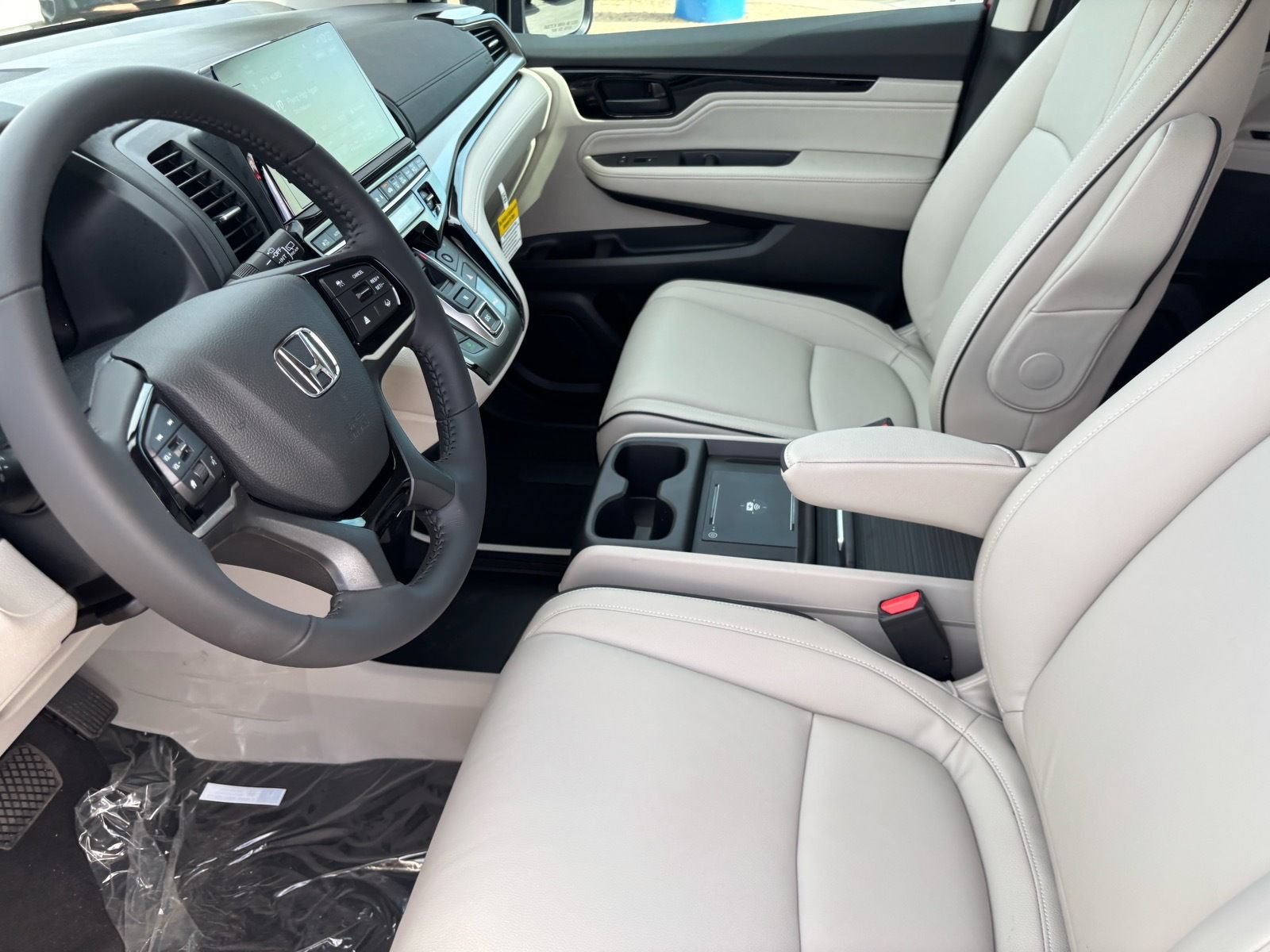 New 2026 Honda Odyssey Touring image 15
