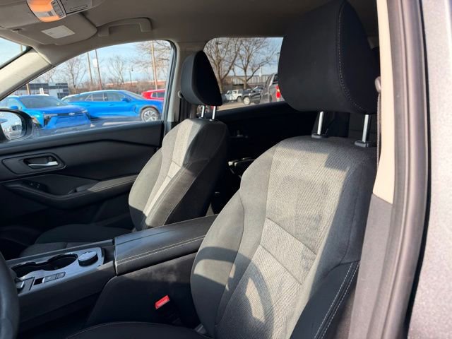 Used 2024 Nissan Rogue SV image 12