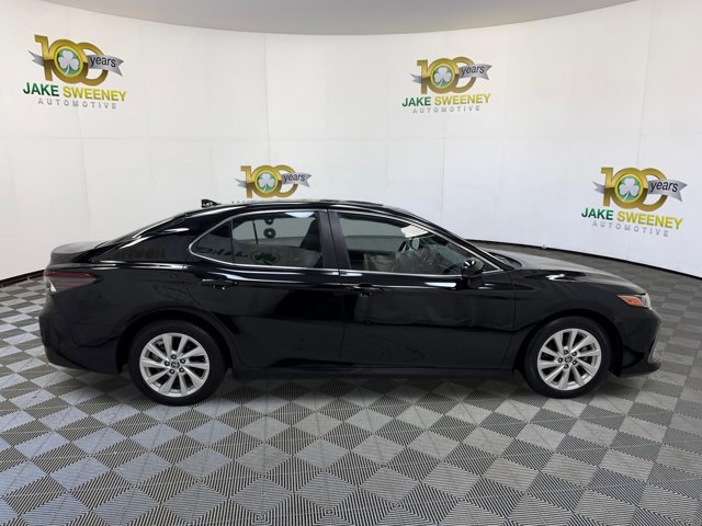 Used 2022 Toyota Camry LE FWD image 11