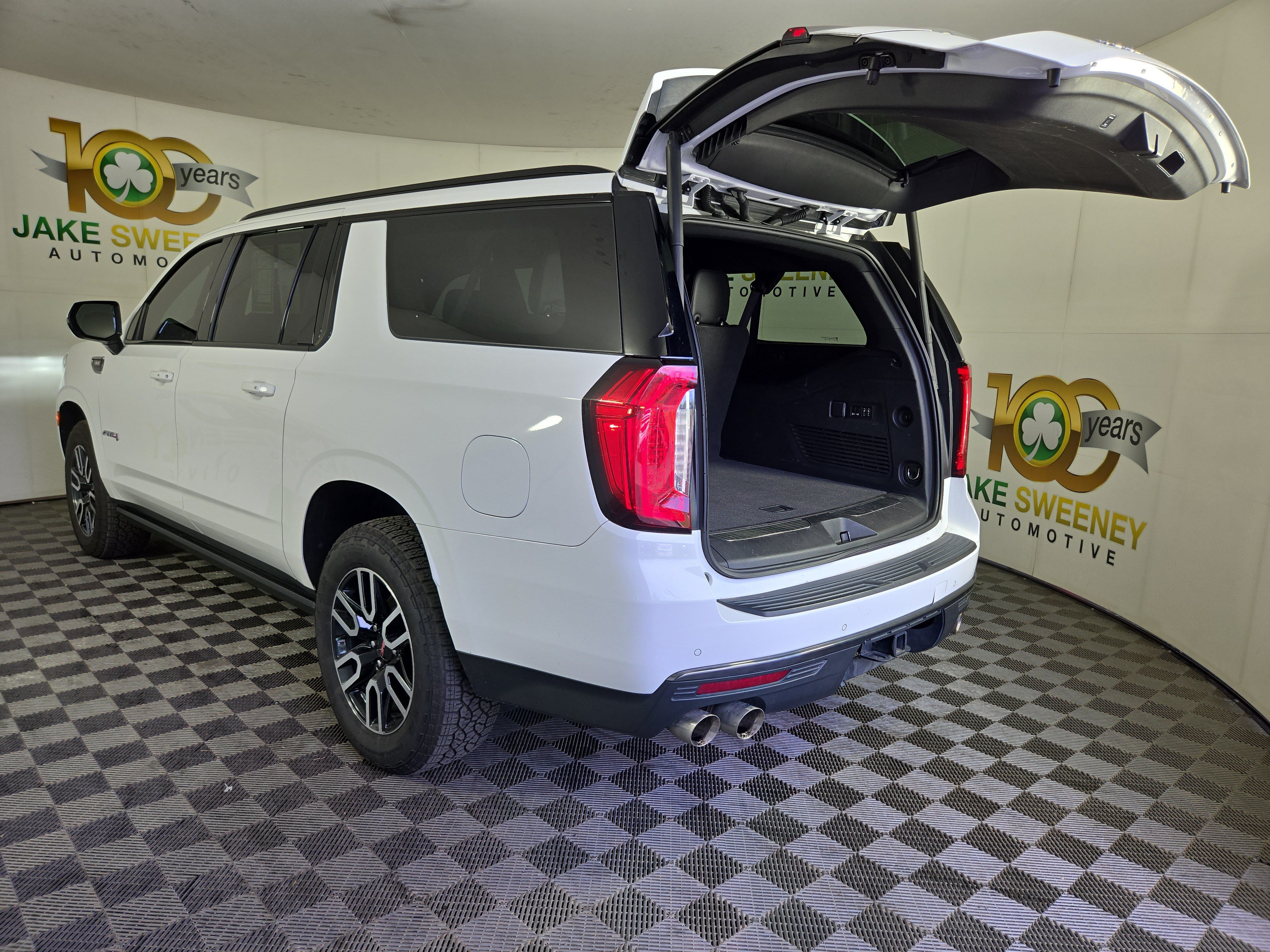 Used 2022 GMC Yukon XL AT4 AWD/4WD image 34