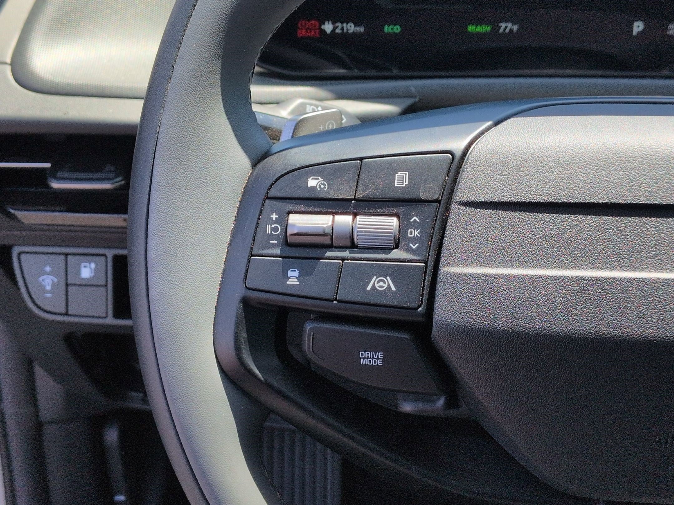Used 2025 Kia EV6 Light w/ Light LR Technology Package RWD image 19