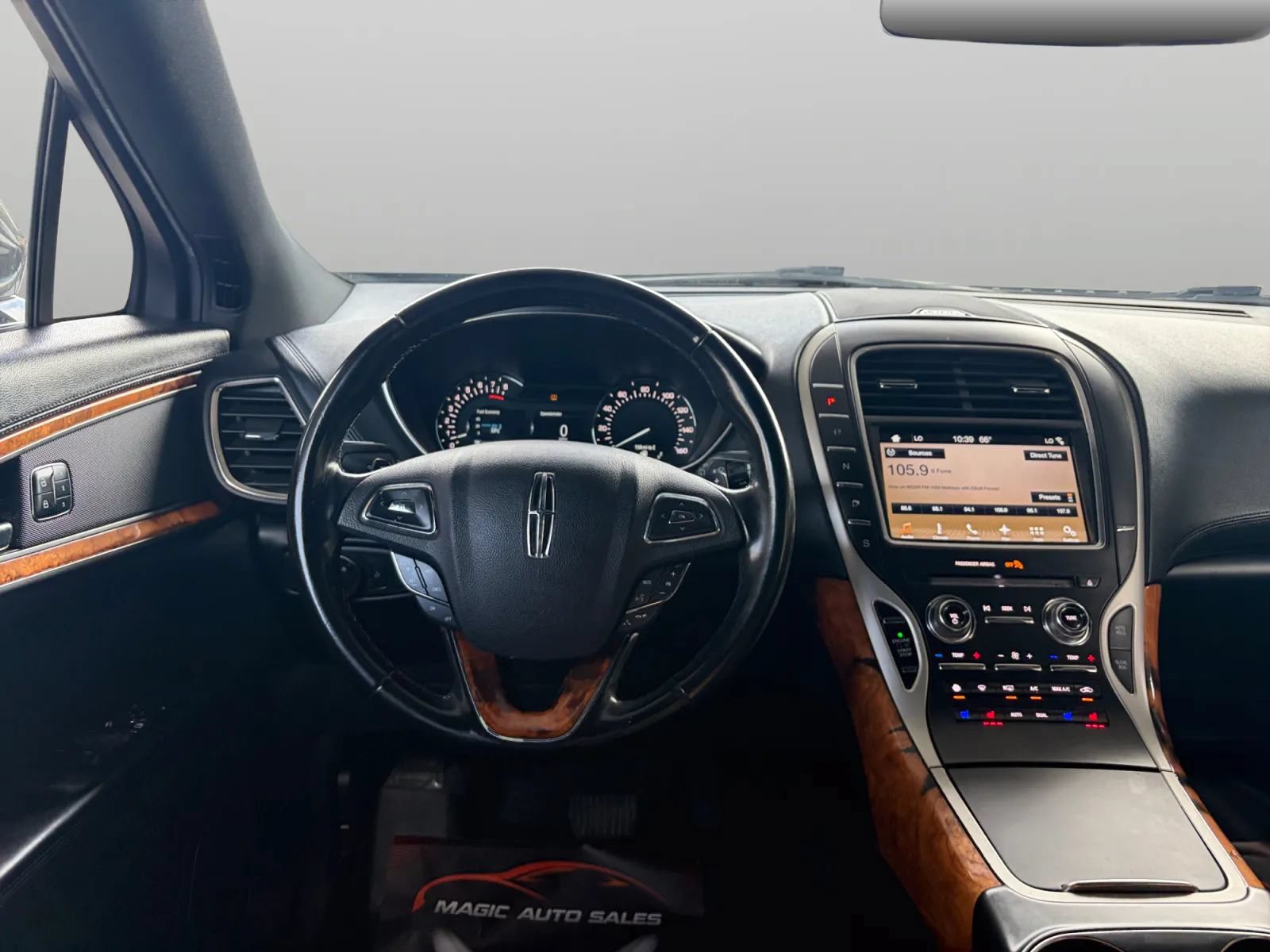 Used 2018 Lincoln MKX Reserve AWD/4WD image 28