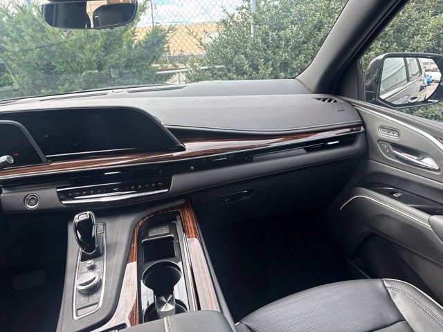 Used 2023 Cadillac Escalade Premium Luxury AWD/4WD image 19
