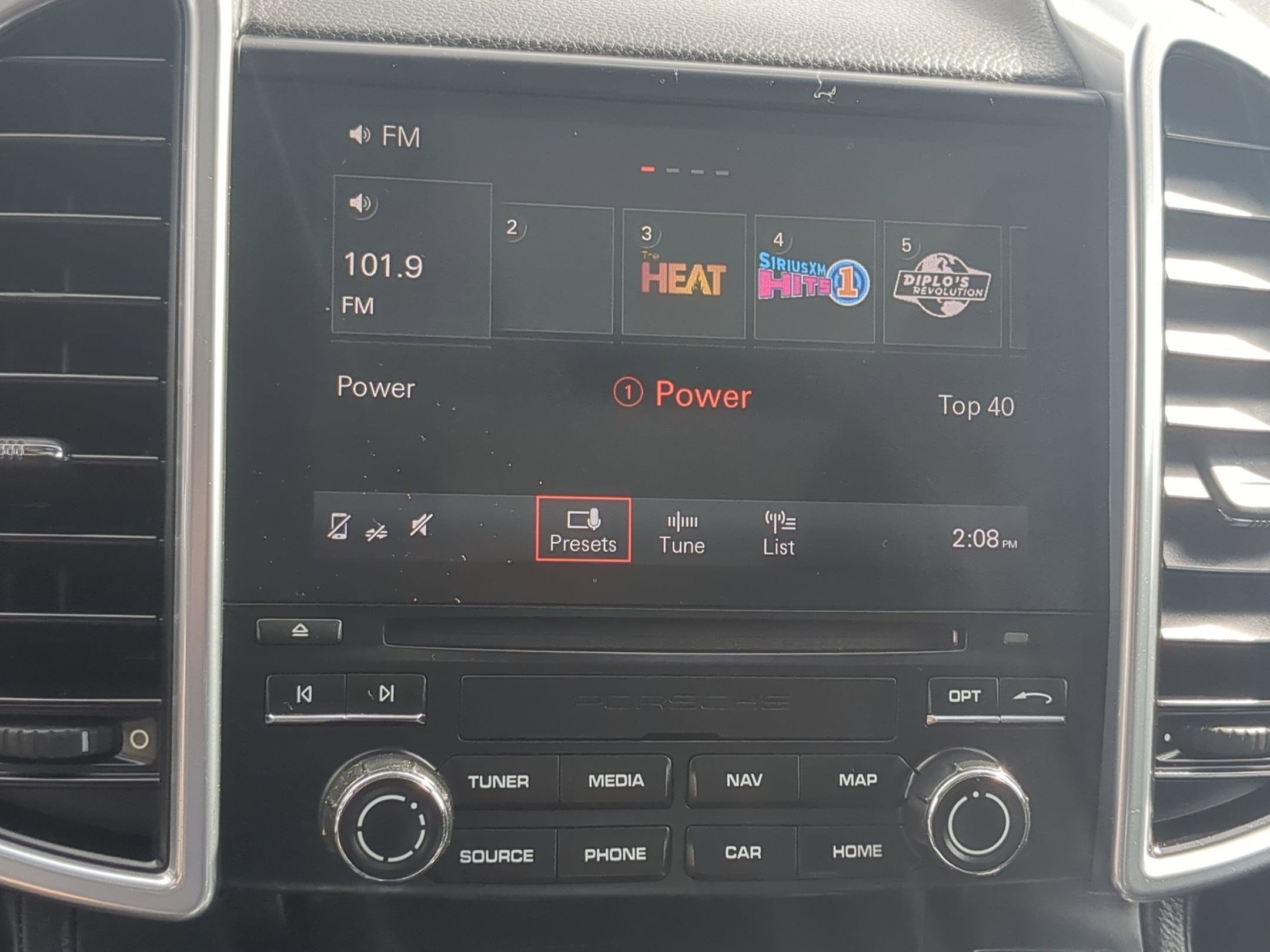 Used 2017 Porsche Cayenne Platinum Edition image 23