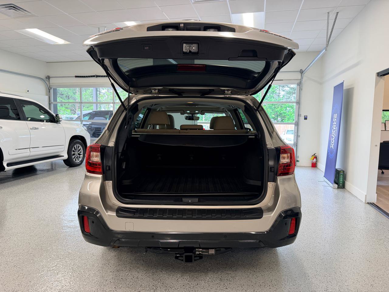 Used 2018 Subaru Outback 2.5i Limited AWD/4WD image 32