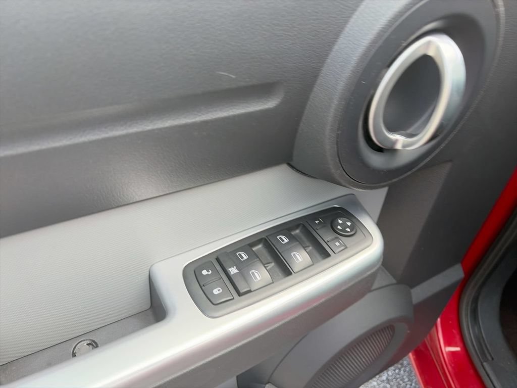 Used 2010 Dodge Nitro SXT AWD/4WD image 14