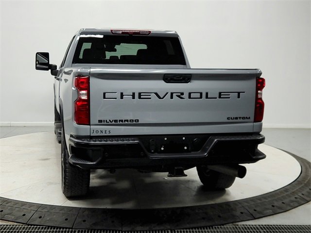 Used 2024 Chevrolet Silverado 2500 Custom w/ Custom Value Package image 6