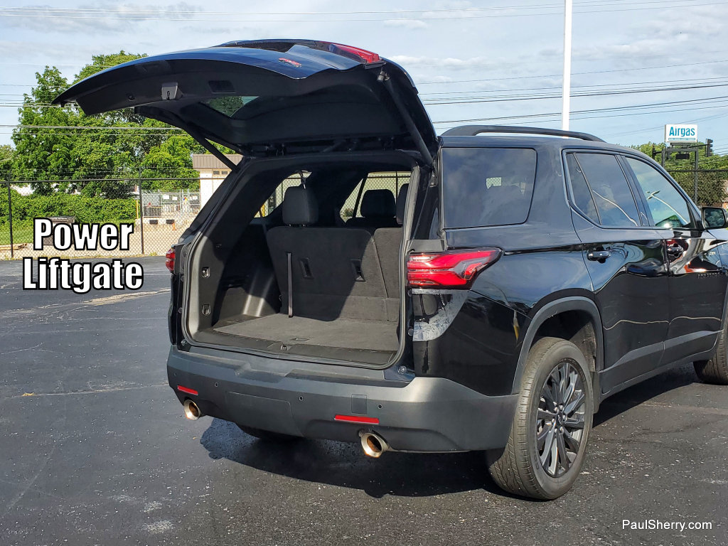 Used 2022 Chevrolet Traverse RS FWD image 17