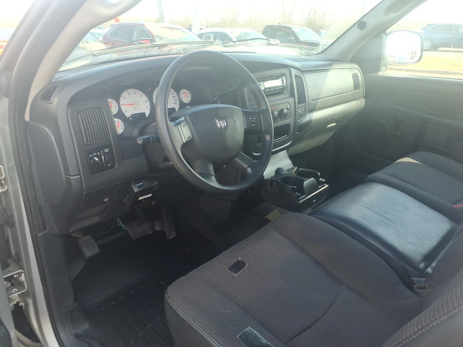 Used 2004 Dodge Ram 1500 Truck ST w/ ST Value Group image 9