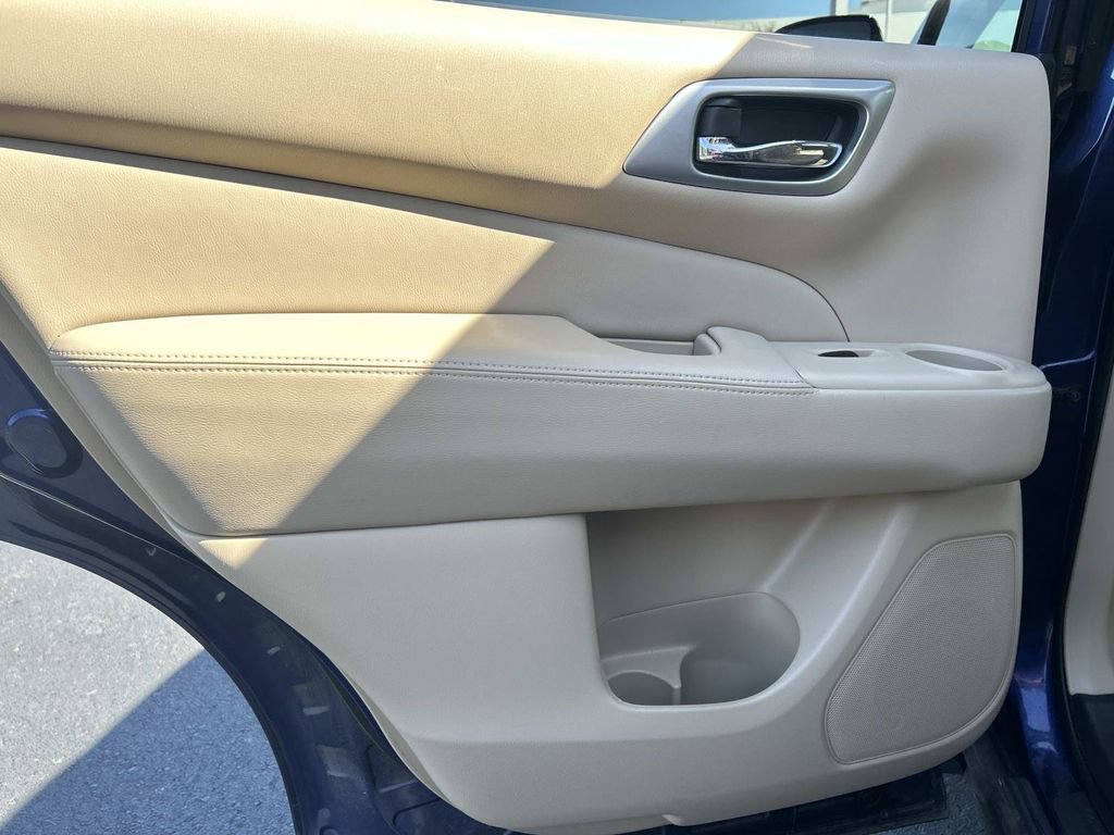 Used 2017 Nissan Pathfinder SL w/ SL Tech Package AWD/4WD image 13