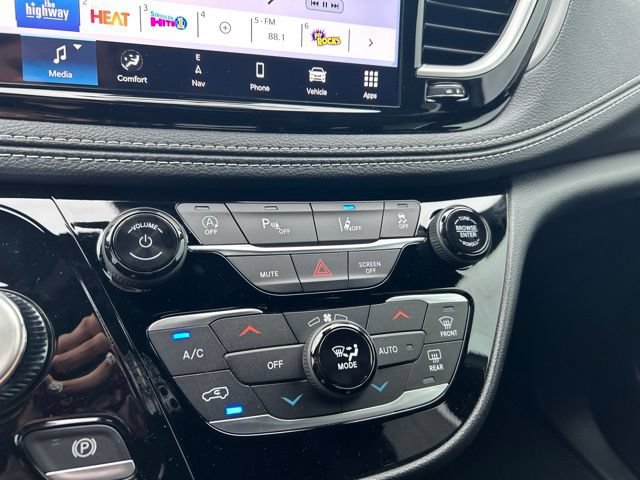 New 2027 Chrysler Pacifica Select FWD image 27