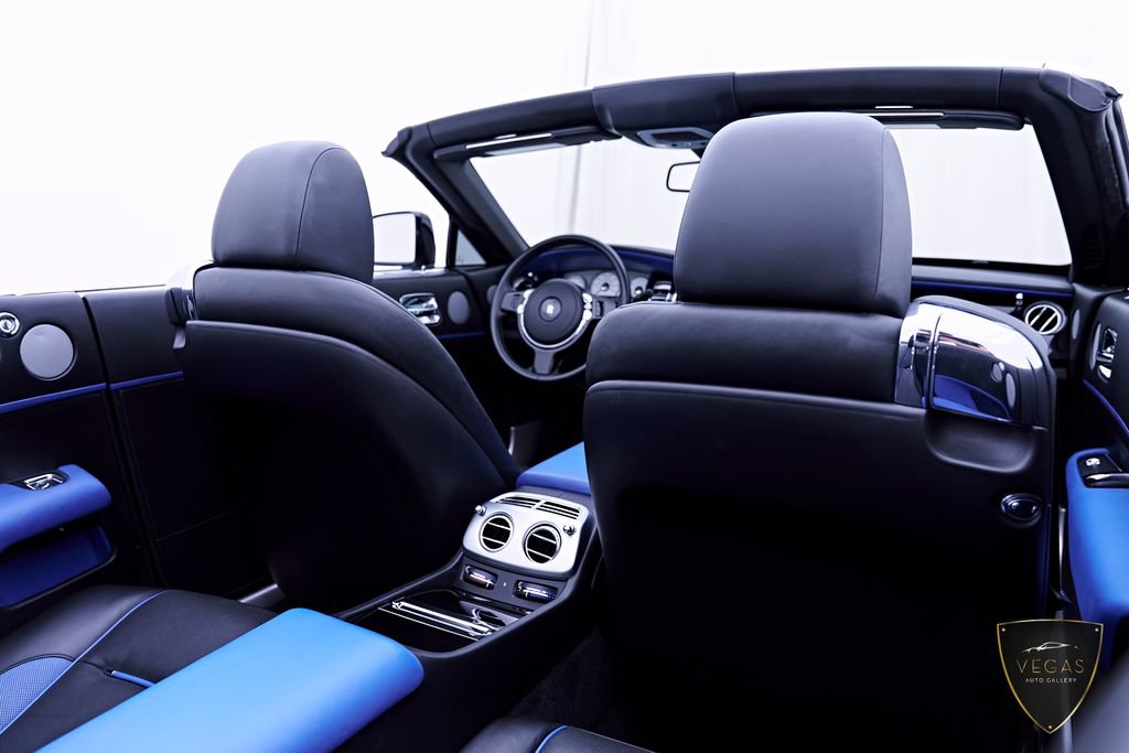 Used 2019 Rolls-Royce Dawn RWD image 51
