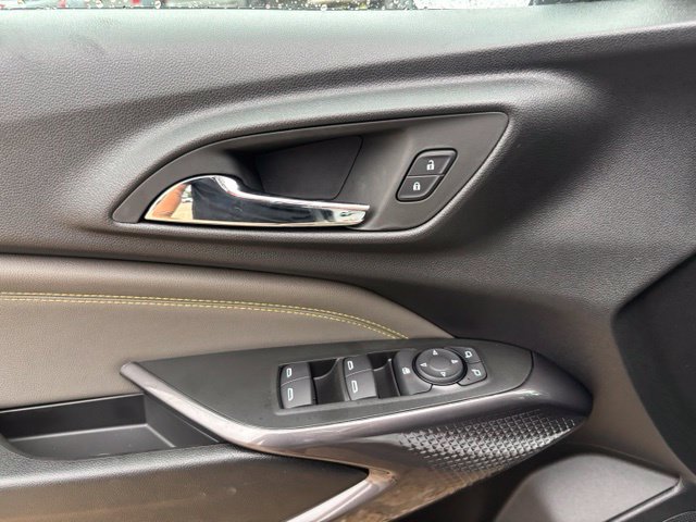 New 2026 Chevrolet Trax ACTIV w/ Sunroof Package FWD image 24