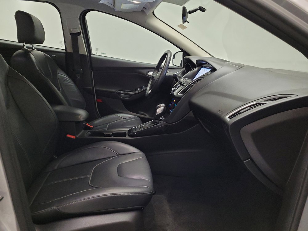 Used 2017 Ford Focus Titanium FWD image 21