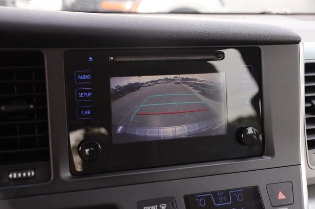 Used 2017 Toyota Sienna L FWD image 15
