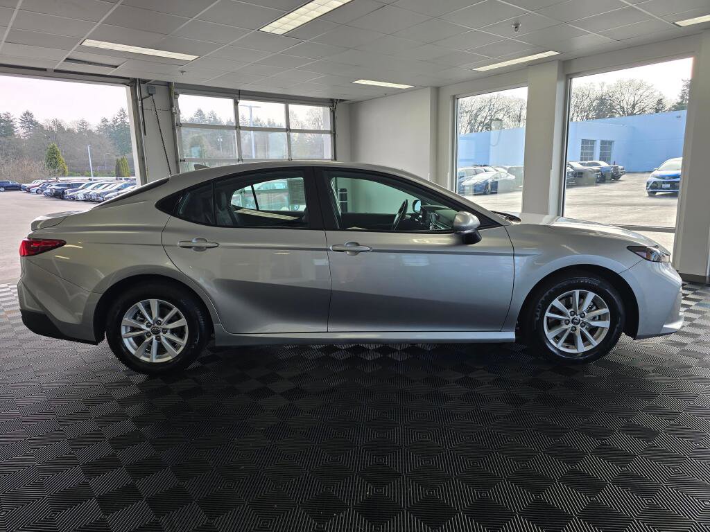 Used 2026 Toyota Camry LE image 2