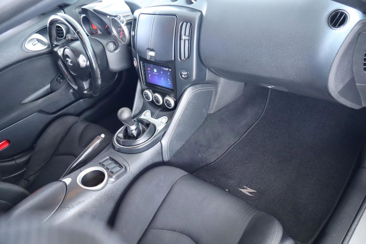 Used 2014 Nissan 370Z Coupe RWD image 29