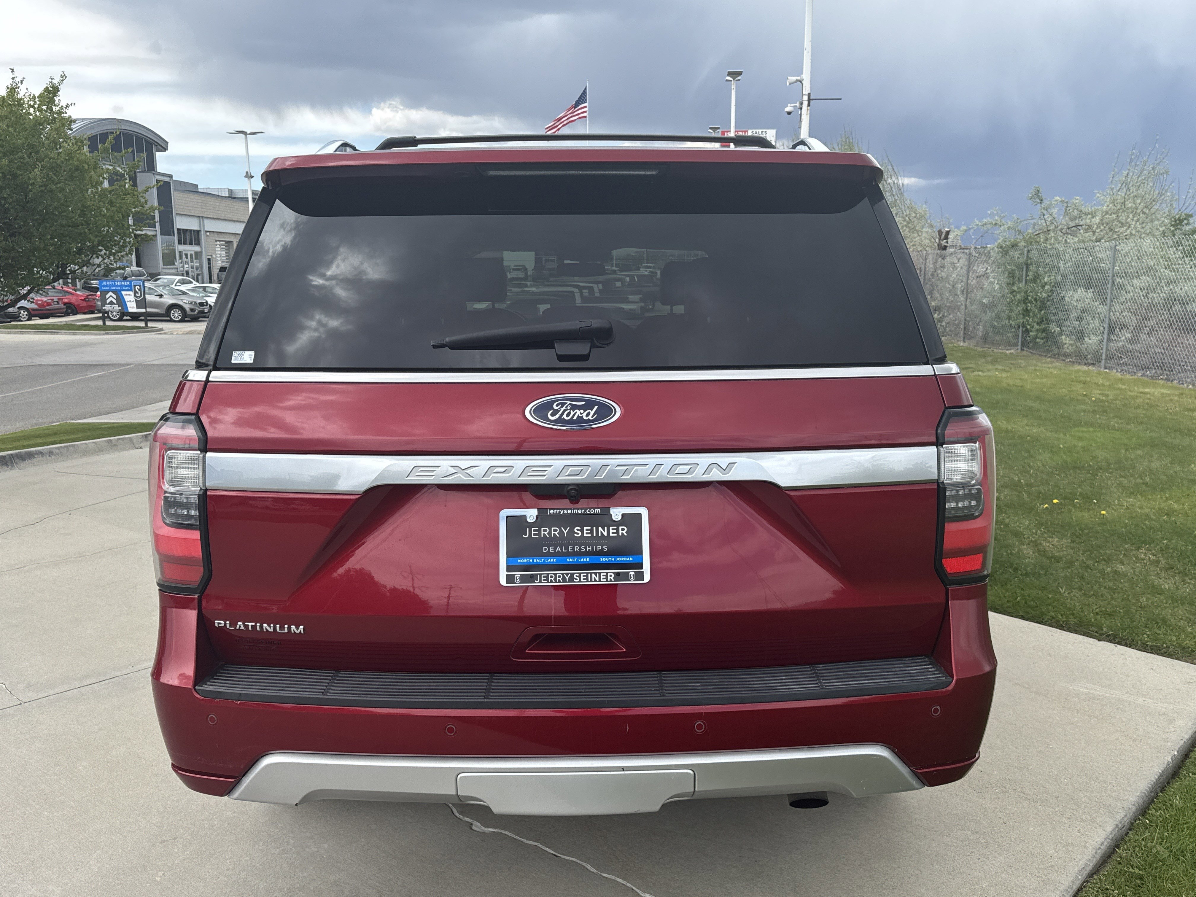 Used 2019 Ford Expedition Platinum AWD/4WD image 4