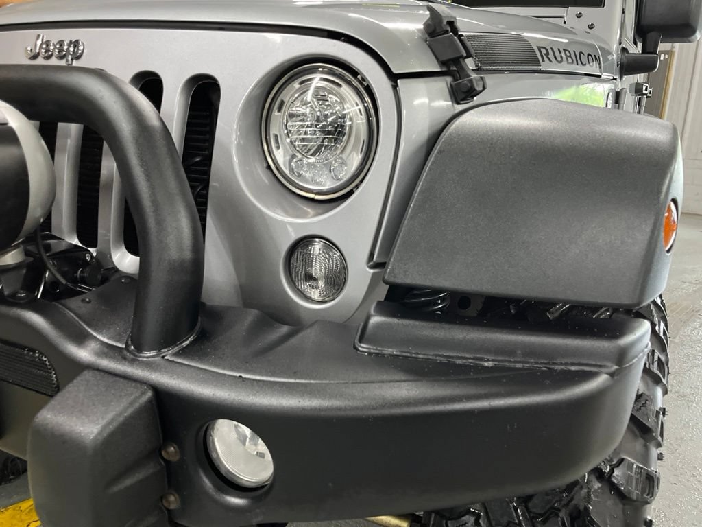 Used 2014 Jeep Wrangler Unlimited Rubicon w/ Connectivity Group AWD/4WD image 15