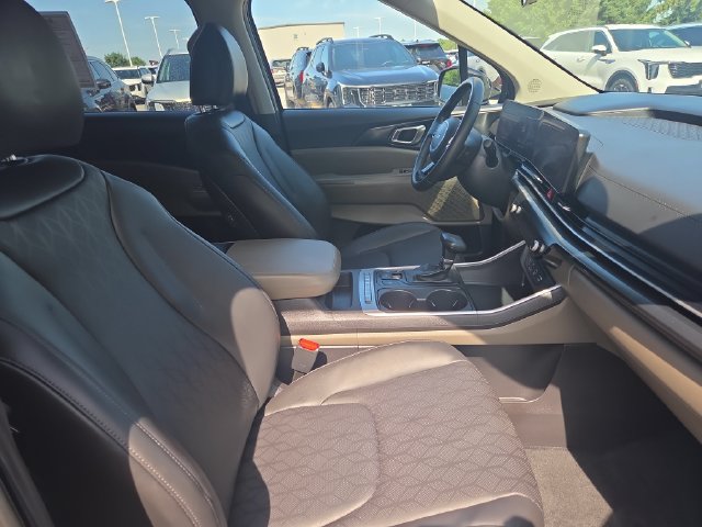 Certified 2026 Kia Carnival FWD image 17