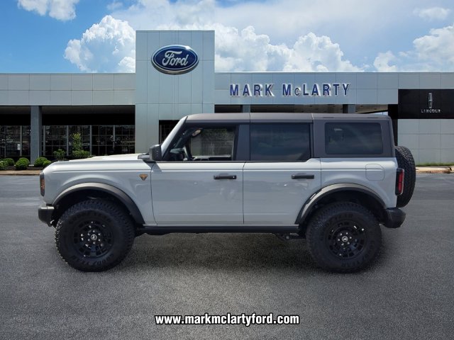 New 2026 Ford Bronco Badlands w/ Sasquatch Package AWD/4WD image 2